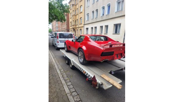 In 2660 Brøndby Strand - Abschleppdienst für einen PKW. Effizienter Service für Autofahrer nahe der Straßen 21 und 155.