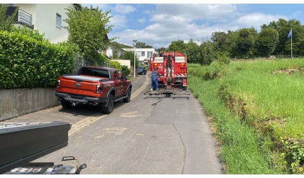 In 2730 Herlev - Abschleppdienst für einen PKW. Zuverlässiger Service für Autofahrer nahe der Straßen 153 und 158.