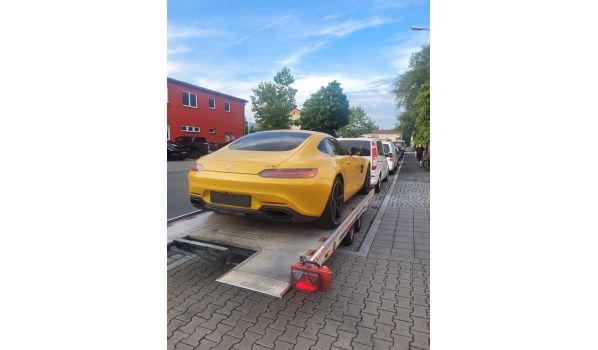 In 6760 Ribe - Abschleppdienst für einen PKW. Effizienter Service für Autofahrer nahe der Straßen 11 und 181.