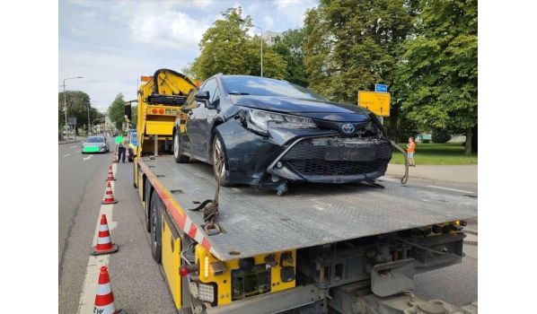 In 3060 Espergærde - Abschleppdienst für einen PKW. Effizienter Service für Autofahrer nahe der Straßen 19 und 154.