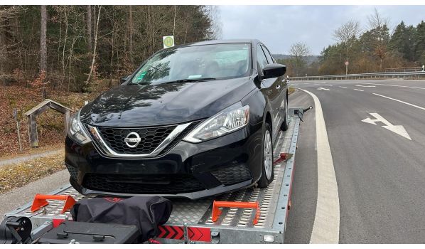 In 2630 Taastrup - Abschleppdienst für einen PKW. Effizienter Service für Autofahrer nahe den Straßen 21 und 153.