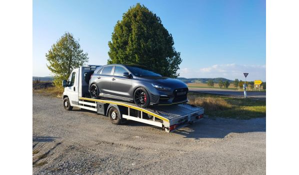 In Hazerswoude-Dorp, 2396 – Pannenhilfe für Pkw. Effizienter Abschleppdienst für Autofahrer in der Nähe der Straßen N199, N226, N237.