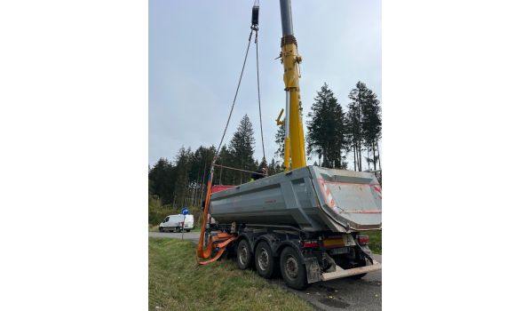 LKW-Abschleppdienst in Zwijndrecht, 3311 nahe der Autobahn A16. Schnelle Hilfe bei Pannen auf einer wichtigen Strecke.