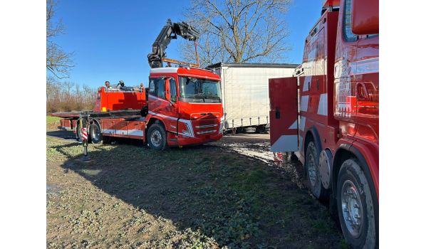 LKW-Abschleppdienst in Eppegem, 1800 nahe der Autobahn A12. Schnelle Hilfe bei Pannen auf einer wichtigen Strecke.
