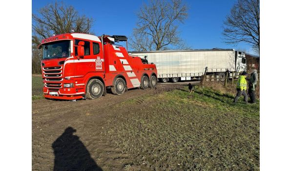 LKW-Abschleppdienst in Kruszwica, 88-110 nahe der Schnellstraße S10 und der Europastraße E261. Schnelle Hilfe bei Pannen auf einer wichtigen Strecke.