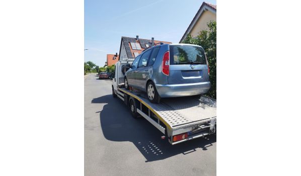 In Kunów, 27-500, Abschleppdienst für Pkw. Effizienter Service für Autofahrer in der Nähe der Straßen S74 und E371.