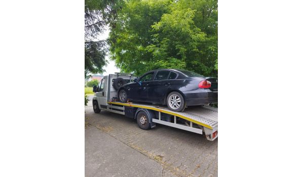 In Kunów 27-500, Pkw-Abschleppdienst. Effizienter Service für Autofahrer in der Nähe der Straßen S74, E371.