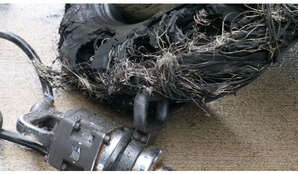 42-580 Wojkowice, Auflieger Reifenwechsel mit der Größe 435/50 R22.5 nach Reifenplatzer