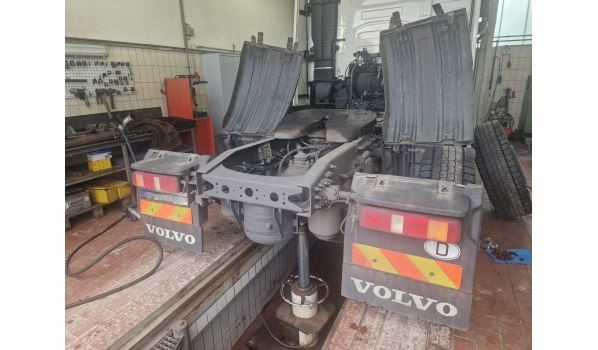 62-212 Witkowo, Lkw Reifendienst mit der Größe 315/70 R22.5 am Straßenrand