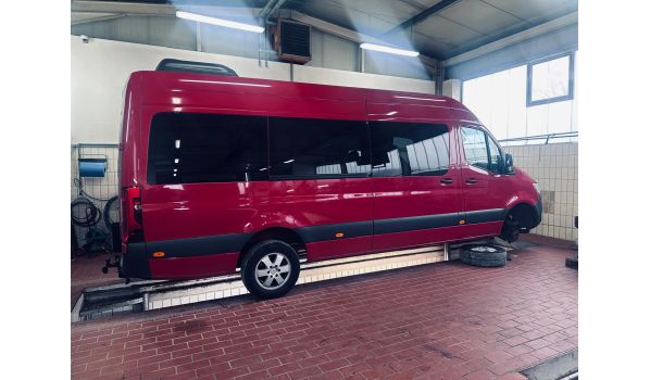 83-114 Starogard Gdański, Reifenwechsel im Stadtzentrum 