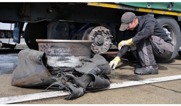 43-200 Mysłowice, mobiler Reifendienst für einen Auflieger mit der Größe 385/65 R22.5