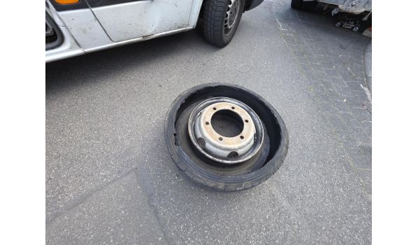 46562 Vörde, Auflieger Reifentausch und Felgenwechsel nach Überhitzung