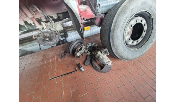 41539 Dormagen, Lkw Felgenwechsel vor Ort nach Rostschäden