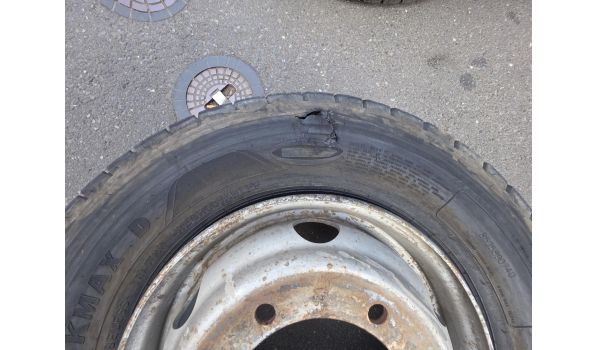 39122 Bördeland, Radtausch nach Reifenpanne mit Felgenschaden auf der A4