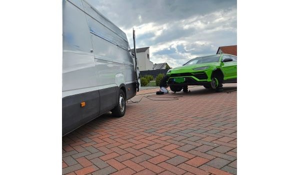 31552 Rodenberg, Premiumauto Reifenwechsel an einem Lamborghini aus dem Ausland