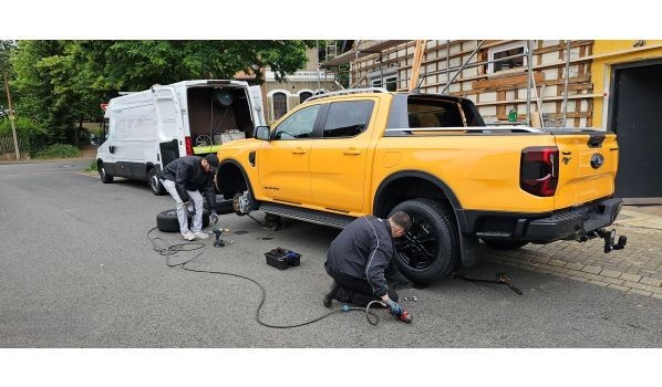 78112 St. Georgen, mobiler Reifendienst für einen Ford Pickup innerorts