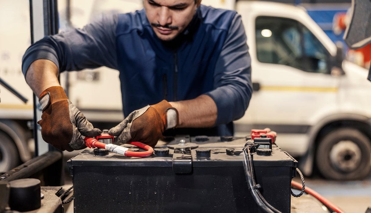 Batteriewechsel beim LKW in Deutschland — Vor-Ort-Service 24/7