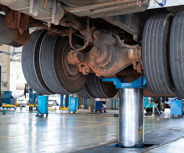 Reparatur und Austausch der Anhängernabe (Sattelauflieger) in Deutschland